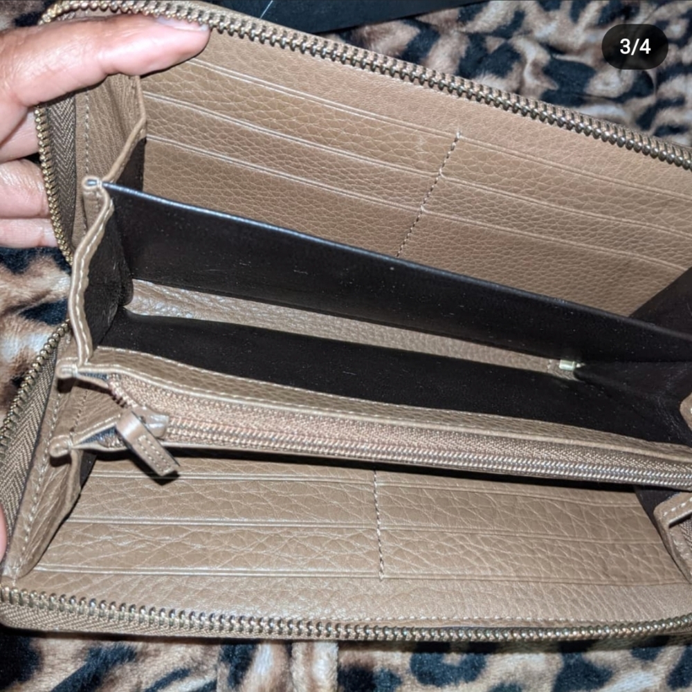 GUCCI floral print zip-around wallet w/bamboo accent - Picture 5 of 11